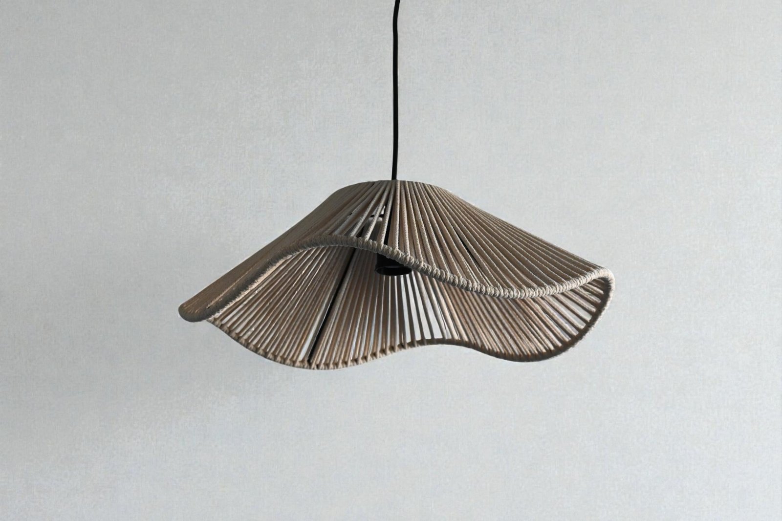 LAMPARA COLGANTE MODELO ORBITA -  DIAMETRO 40 CM - HILO PROPILENO BEIGE