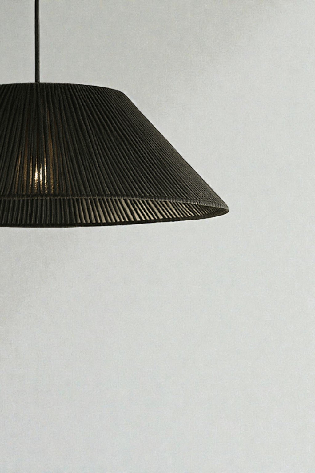 LAMPARA COLGANTE MODELO VECTOR -  DIAMETRO 50 CM - HILO PROPILENO NEGRO