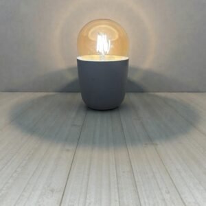 LAMPARA DE MESA MODELO COPA -  DIAMETRO 9 CM X 9CM ALTO - CEMENTO BLANCO